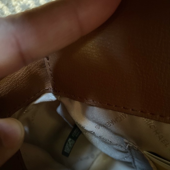 Michaels Kors purse/cross body - Picture 2 of 4